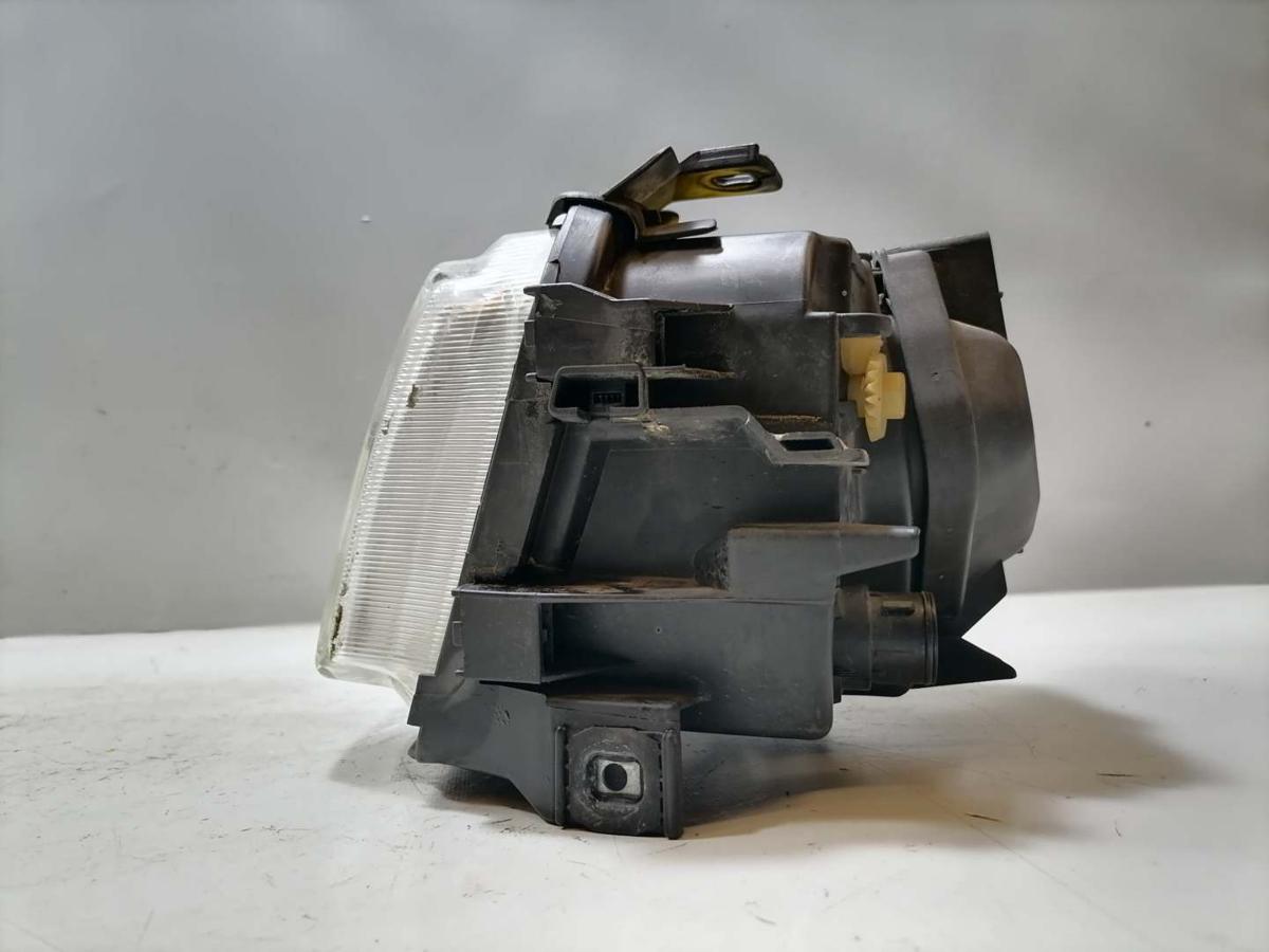 Audi A4 B5 original Scheinwerfer vorn links Halogen mit integrierten Nebelscheinwerfer Bj.1997